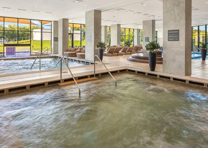 ホテル Sirius Hotel****superior ケストヘイ